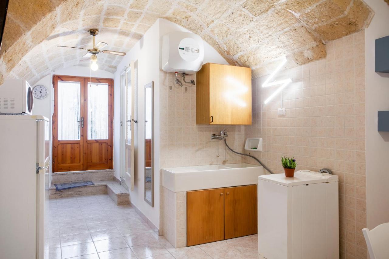 Monopoli Heartbeat - Apartment 200M From Sea Exterior photo
